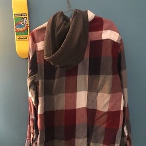 Amplify large flannel.